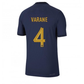 Lacne Muži Futbalové dres Francúzsko Raphael Varane #4 MS 2022 Krátky Rukáv - Domáci